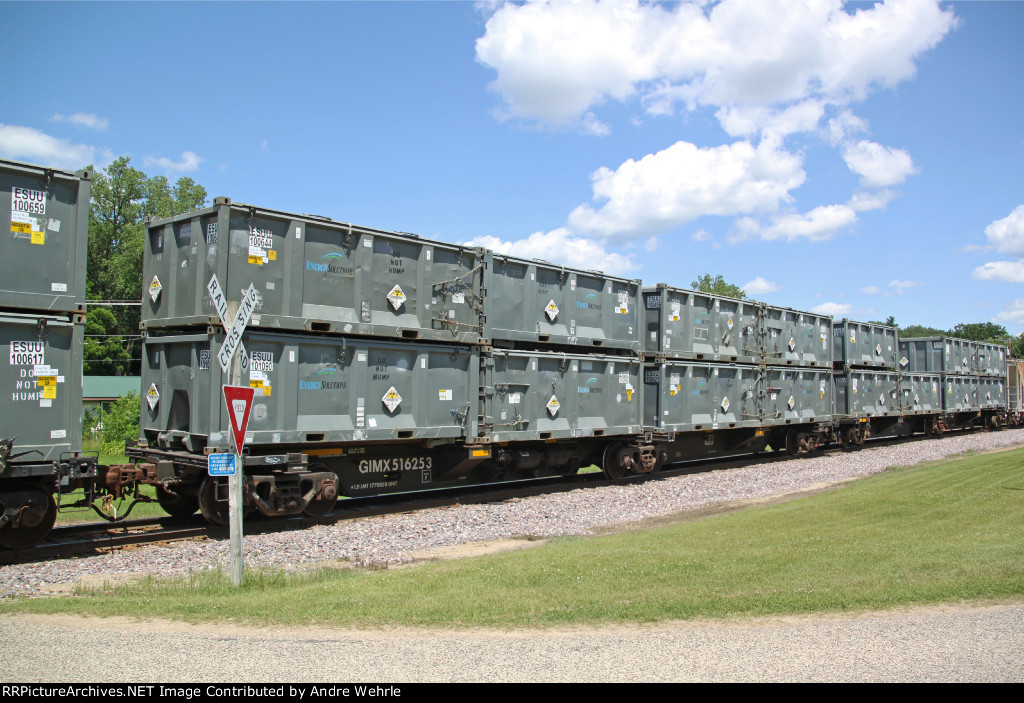 GIMX 516253 carrying Energy Solutions radioactive waste containers!